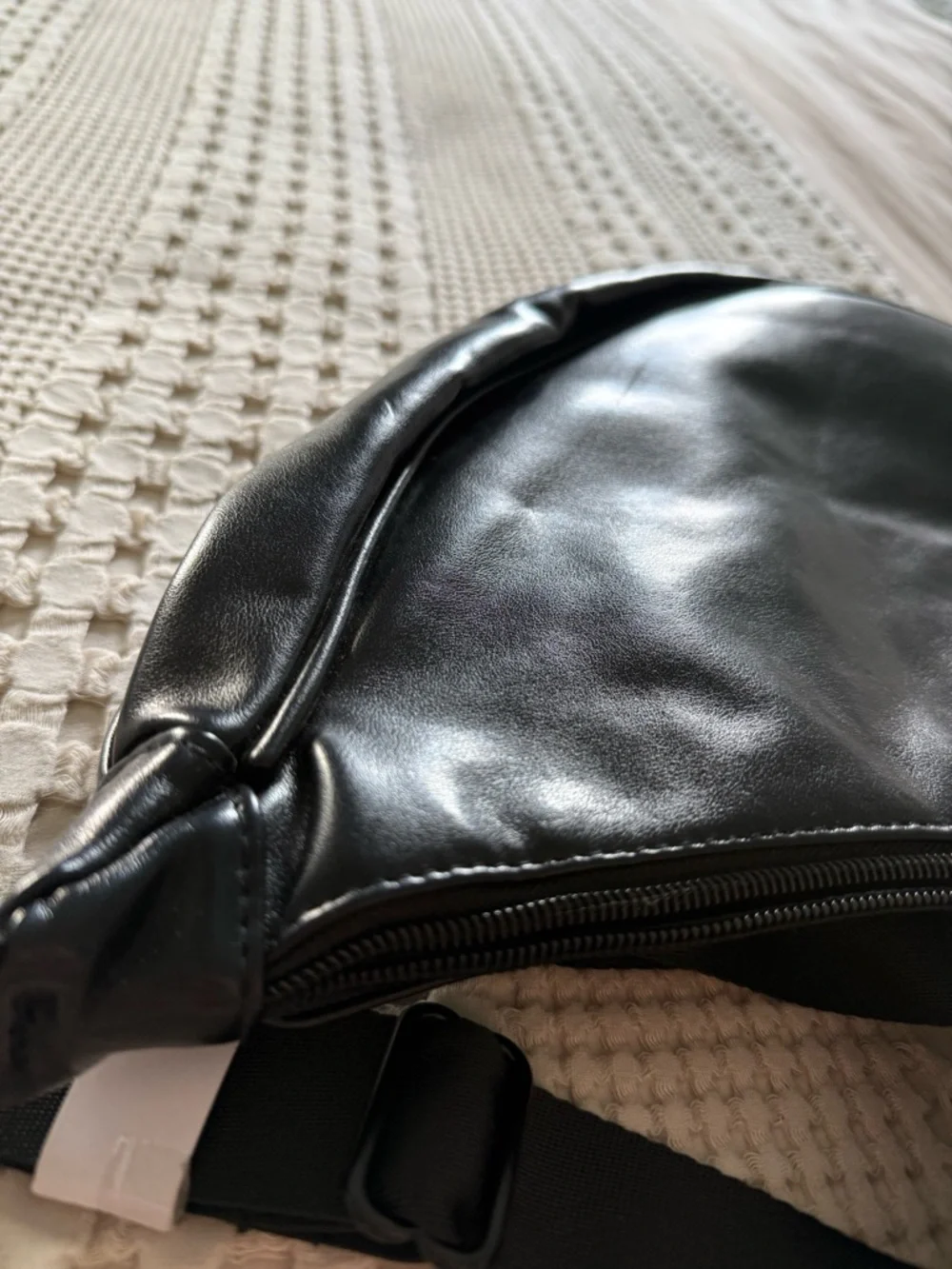 NEW‎ Black Y2K Crescent Shoulder/Crossbody Bag